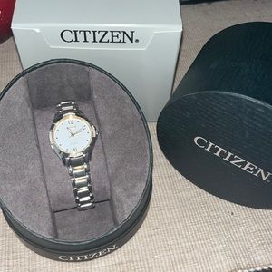 Citizen watch with echo drive